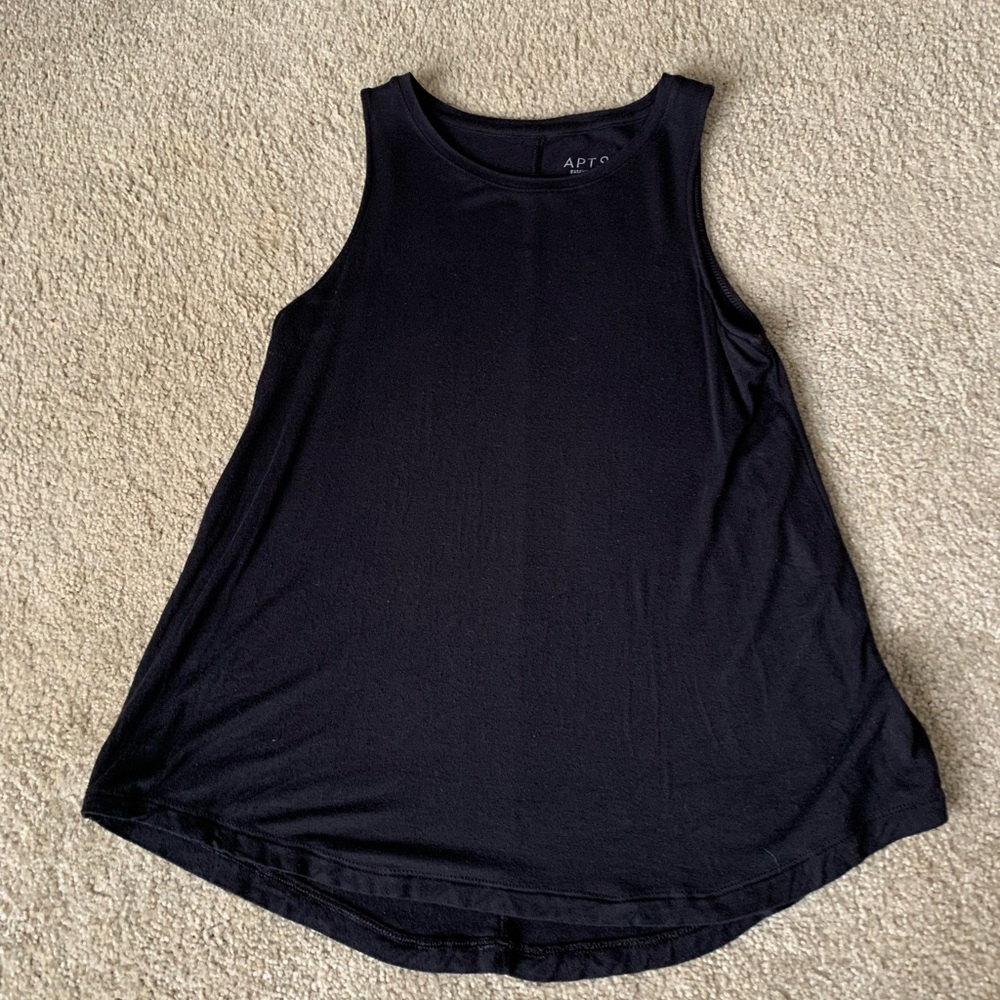 Black flowy tank